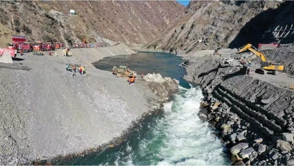 卡拉水電站實(shí)現(xiàn)大江截流。受訪者供圖