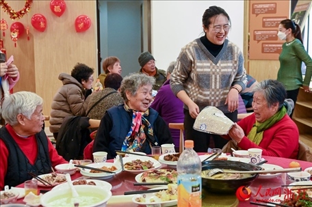 活動準備了抽獎環(huán)節(jié)。人民網(wǎng)記者 葉賓得攝