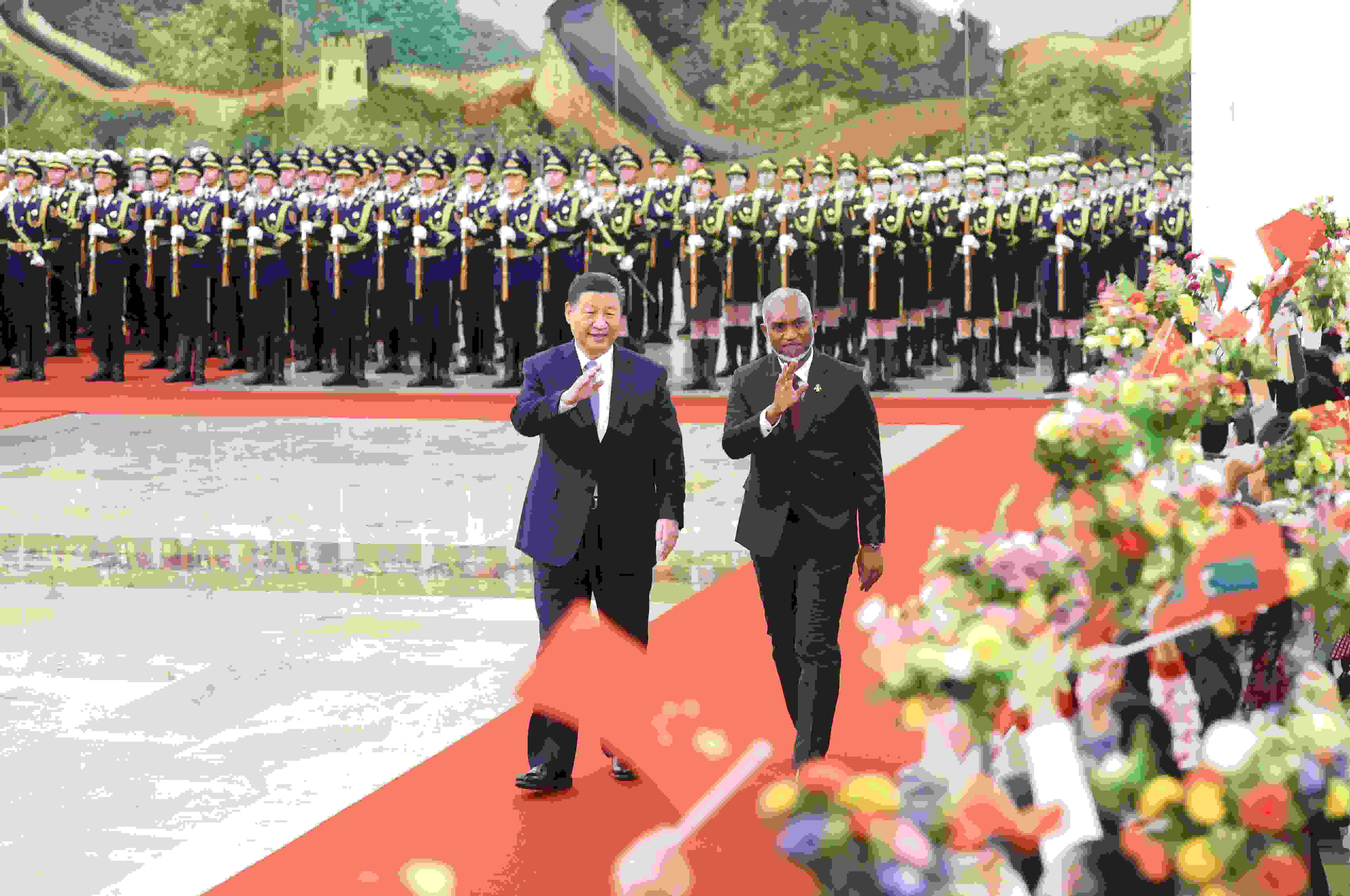 △2024年1月10日下午，國(guó)家主席習(xí)近平在北京人民大會(huì)堂同來(lái)華進(jìn)行國(guó)事訪問(wèn)的馬爾代夫總統(tǒng)穆伊茲舉行會(huì)談。會(huì)談前，習(xí)近平主席在人民大會(huì)堂北大廳為穆伊茲總統(tǒng)舉行歡迎儀式。