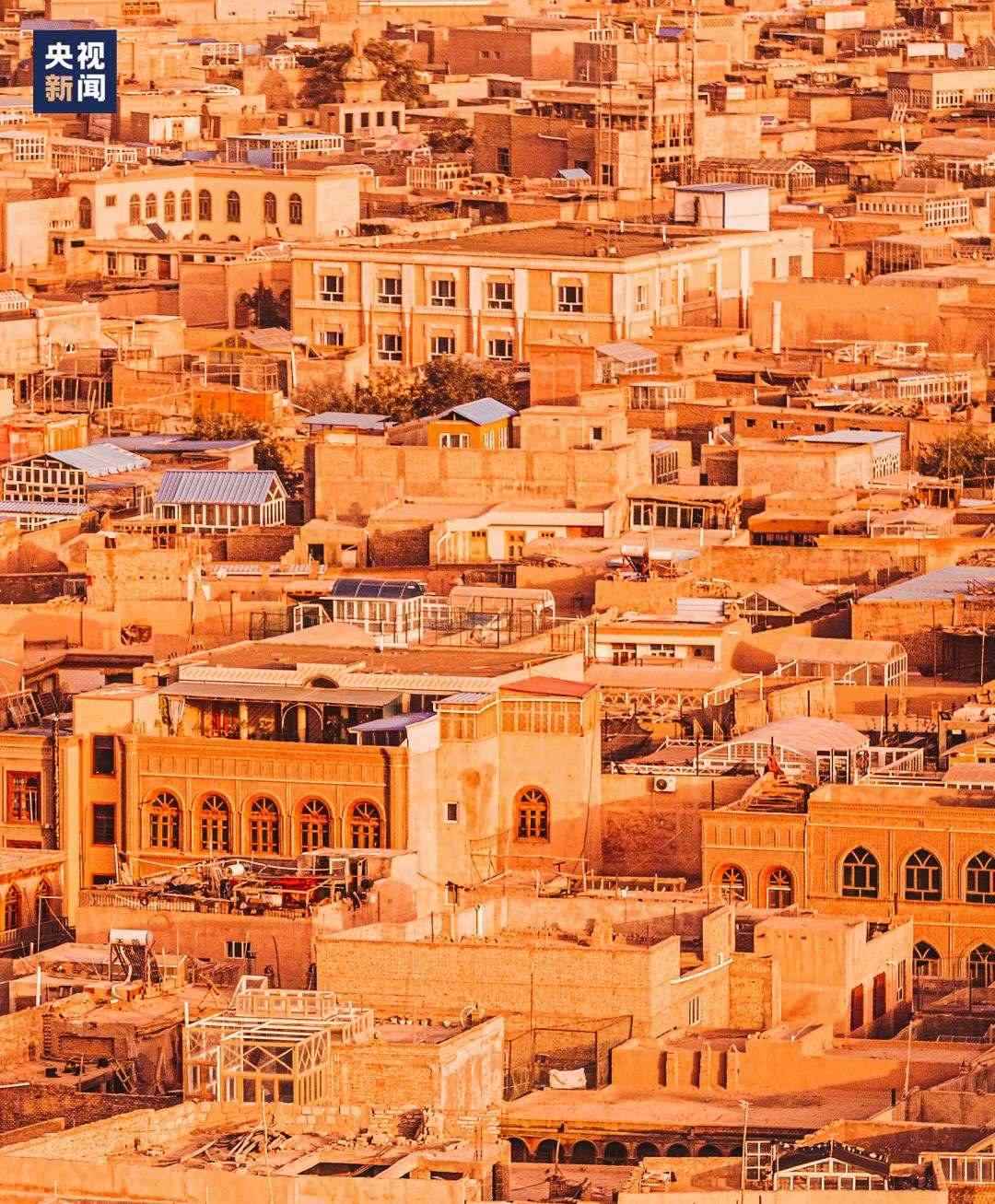 △喀什古城在天山和昆侖山的守護下，留住了千年前的樣子。