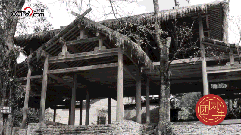 △ 云南省騰沖市清水鄉(xiāng)三家村的司莫拉佤族村曾經(jīng)是貧困村，隨著國家脫貧攻堅、鄉(xiāng)村振興的推進(jìn)，這個小村寨舊貌換新顏，變成了名副其實(shí)的美麗鄉(xiāng)村。