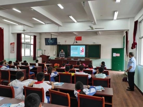 安全知識宣傳進校園。將樂縣農(nóng)業(yè)農(nóng)村局供圖