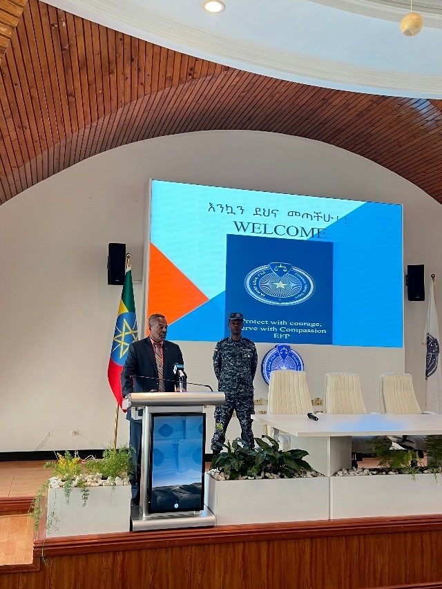 圖為埃塞警察大學(xué)校長梅斯芬·阿貝貝致辭。亞的斯亞貝巴大學(xué)孔子學(xué)院供圖