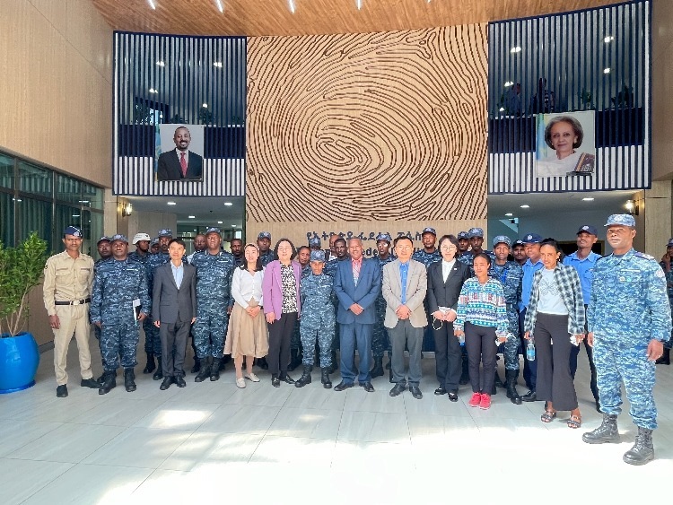 圖為埃塞俄比亞聯(lián)邦警察中文培訓(xùn)班開班儀式現(xiàn)場。亞的斯亞貝巴大學(xué)孔子學(xué)院供圖