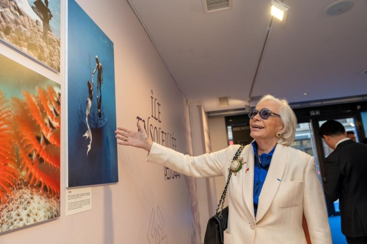 世界旅游組織特別顧問瑪麗-皮埃爾·布歇-奧利耶觀看活動現(xiàn)場圖片展覽?；顒又鬓k方供圖