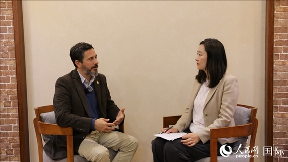 阿根廷布宜諾斯艾利斯大學(xué)阿根廷—中國(guó)研究中心主任、阿根廷知名漢學(xué)家畢嘉宏（Ignacio Villagran）接受人民網(wǎng)記者專訪。人民網(wǎng)記者 周雨攝