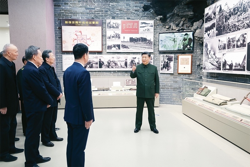 2024年2月1日至2日，中共中央總書(shū)記、國(guó)家主席、中央軍委主席習(xí)近平來(lái)到天津，看望慰問(wèn)基層干部群眾。這是2日上午，習(xí)近平在平津戰(zhàn)役紀(jì)念館考察。 新華社記者 鞠鵬/攝