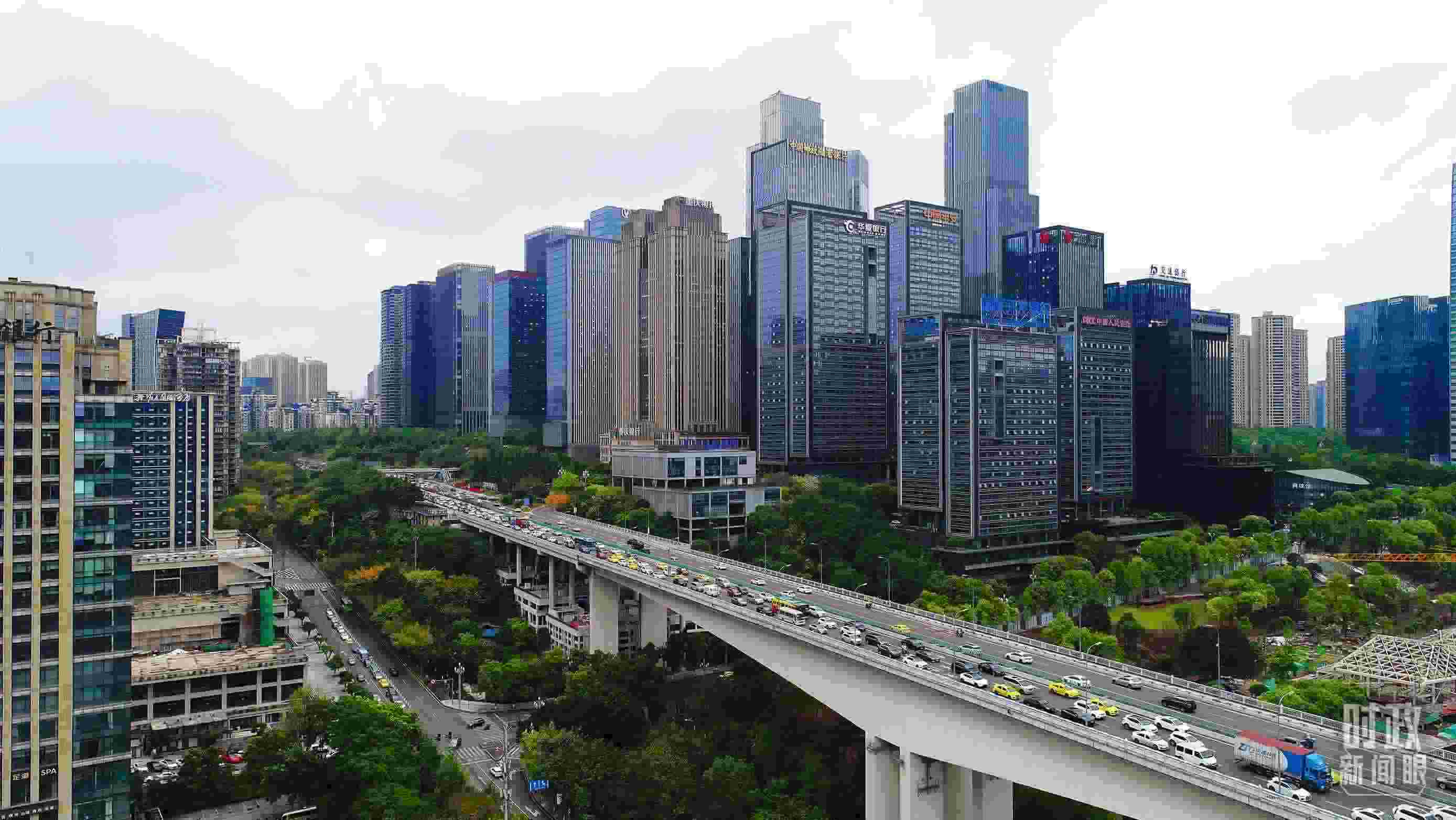 △重慶市數(shù)字化城市運(yùn)行和治理中心。（總臺(tái)記者于濱拍攝）