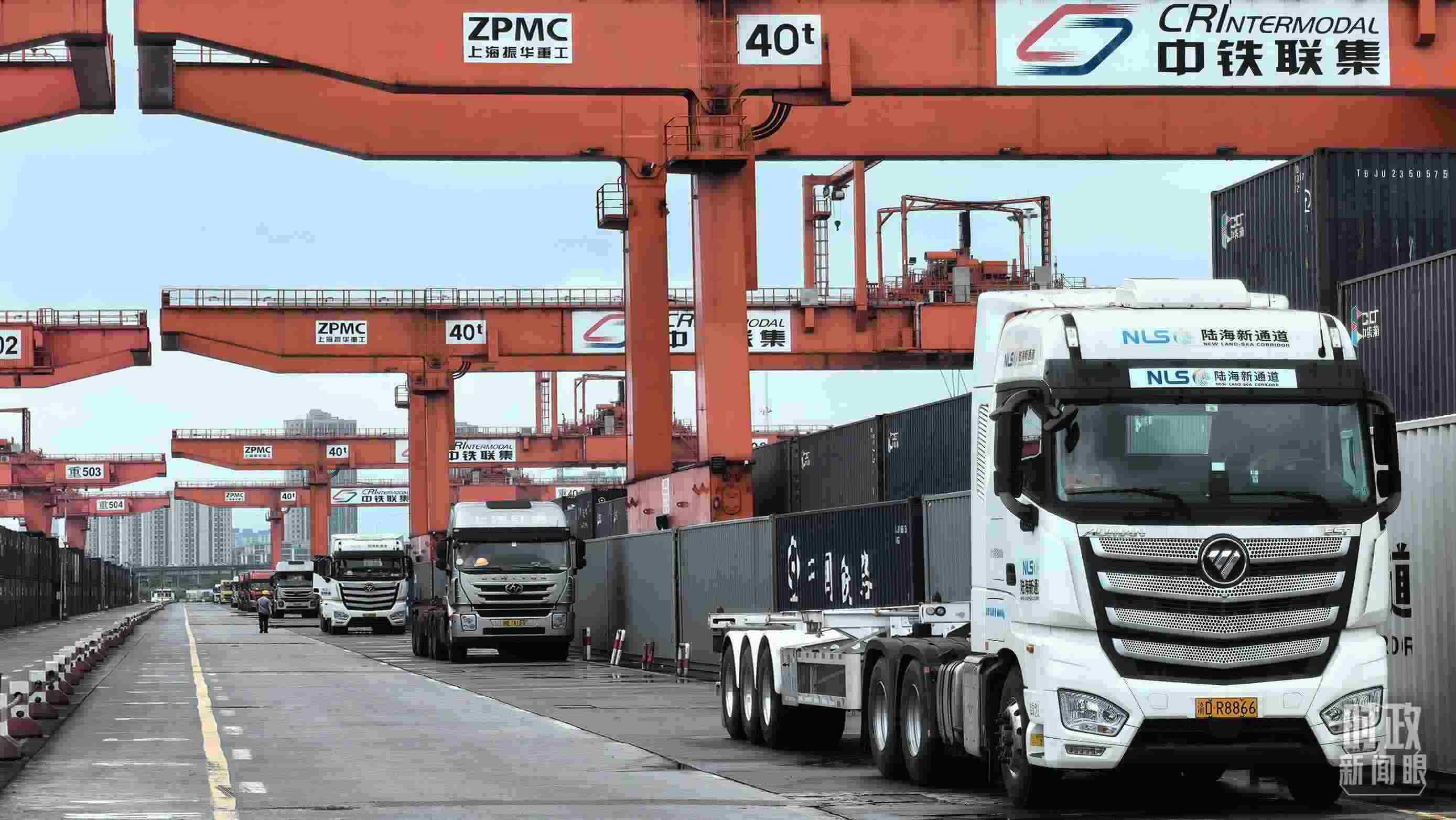 △重慶國際物流樞紐園區(qū)。（總臺(tái)央視記者趙化拍攝）