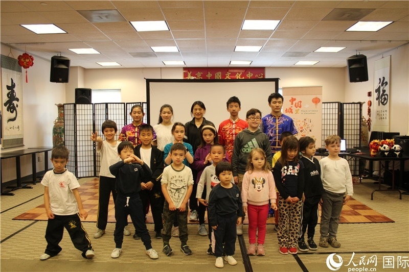 2、此次活動(dòng)是在美京中國文化中心舉辦的“中國城里品中國”系列文化活動(dòng)之一。 伊莎貝爾·羅德里格斯攝