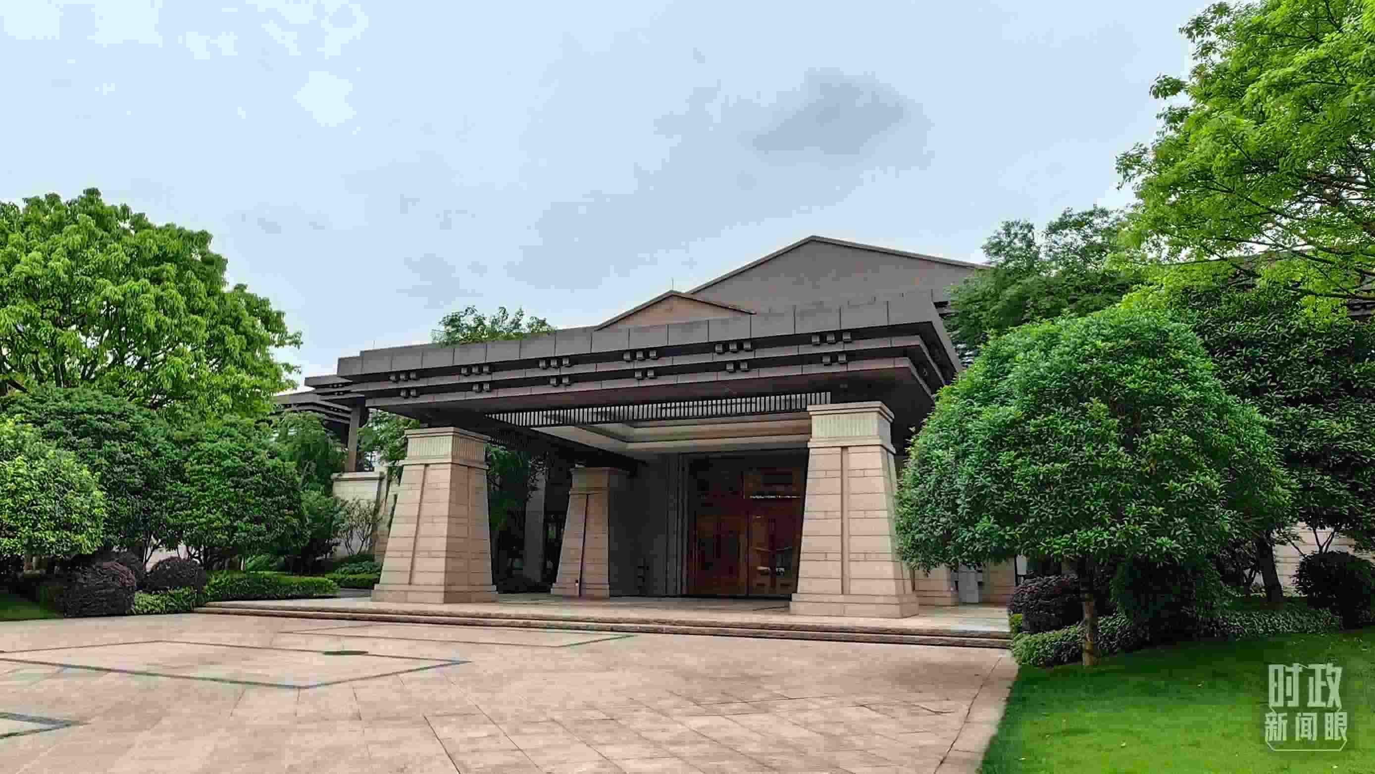 △重慶市渝州賓館，新時代推動西部大開發(fā)座談會在這里召開。（總臺央視記者段德文拍攝）