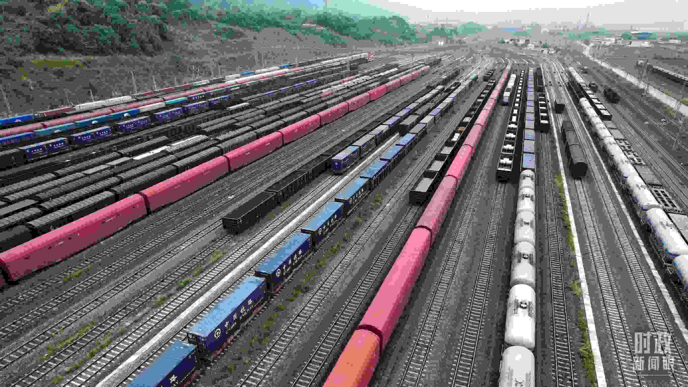 △重慶國際物流樞紐園區(qū)。（總臺央視記者范凱拍攝）