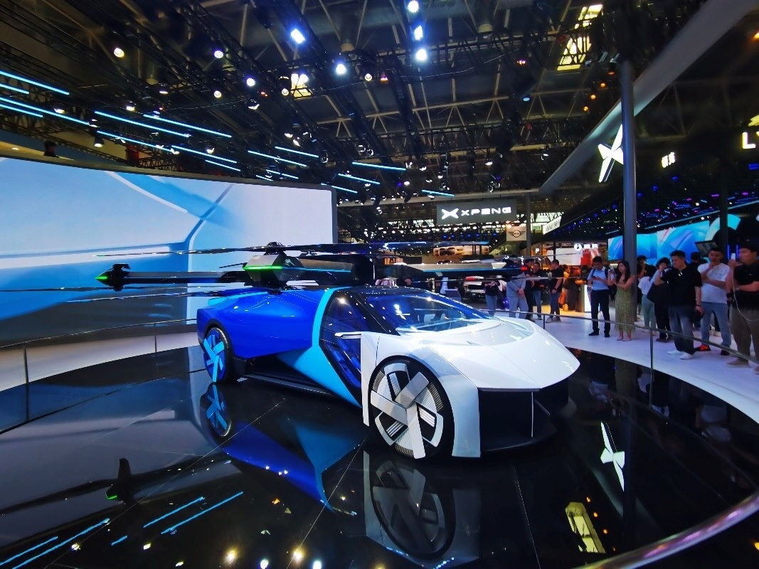 陸空一體式飛行汽車。人民網(wǎng)記者栗翹楚攝