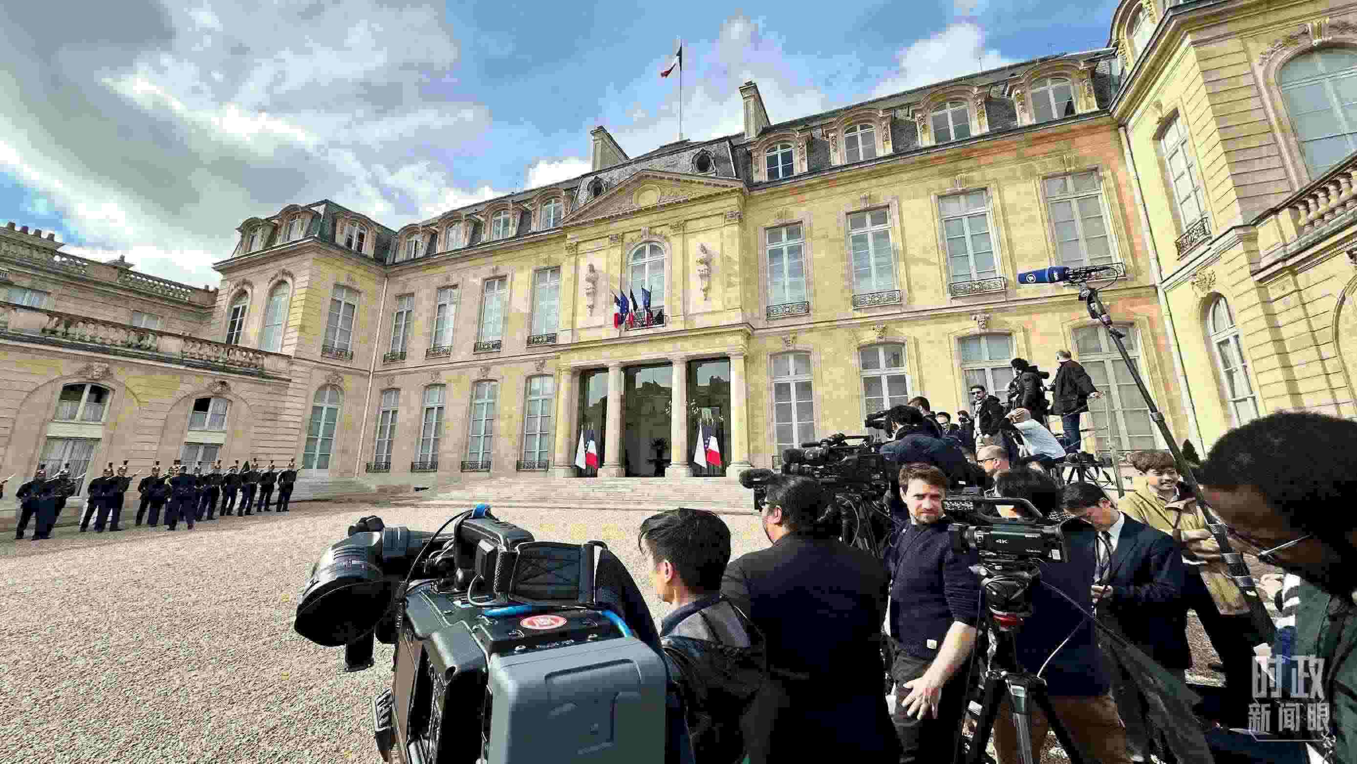 △愛(ài)麗舍宮。（總臺(tái)央視記者關(guān)舟拍攝）