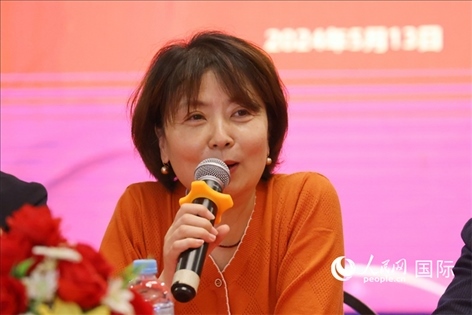 陜西省歸國華僑聯(lián)合會黨組成員、副主席兼秘書長尚小紅在座談會上致辭。人民網(wǎng)記者 陳海琪攝