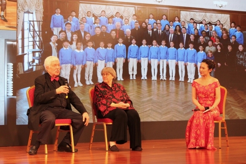 3、費(fèi)城交響樂(lè)團(tuán)小提琴手戴維·布斯講述自己與中國(guó)50多年的友好故事。 伊莎貝爾·羅德里格斯攝