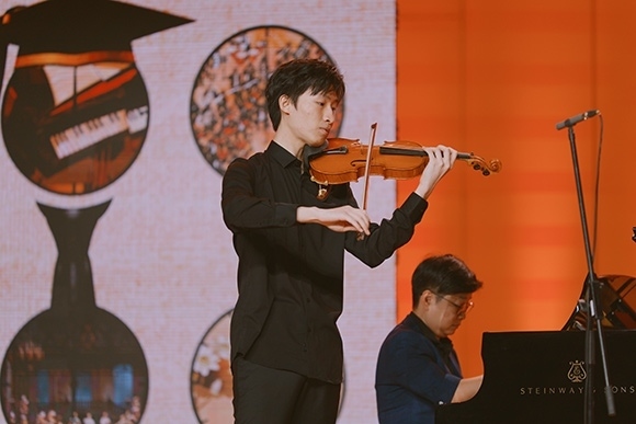 會(huì)議現(xiàn)場(chǎng)。學(xué)校供圖