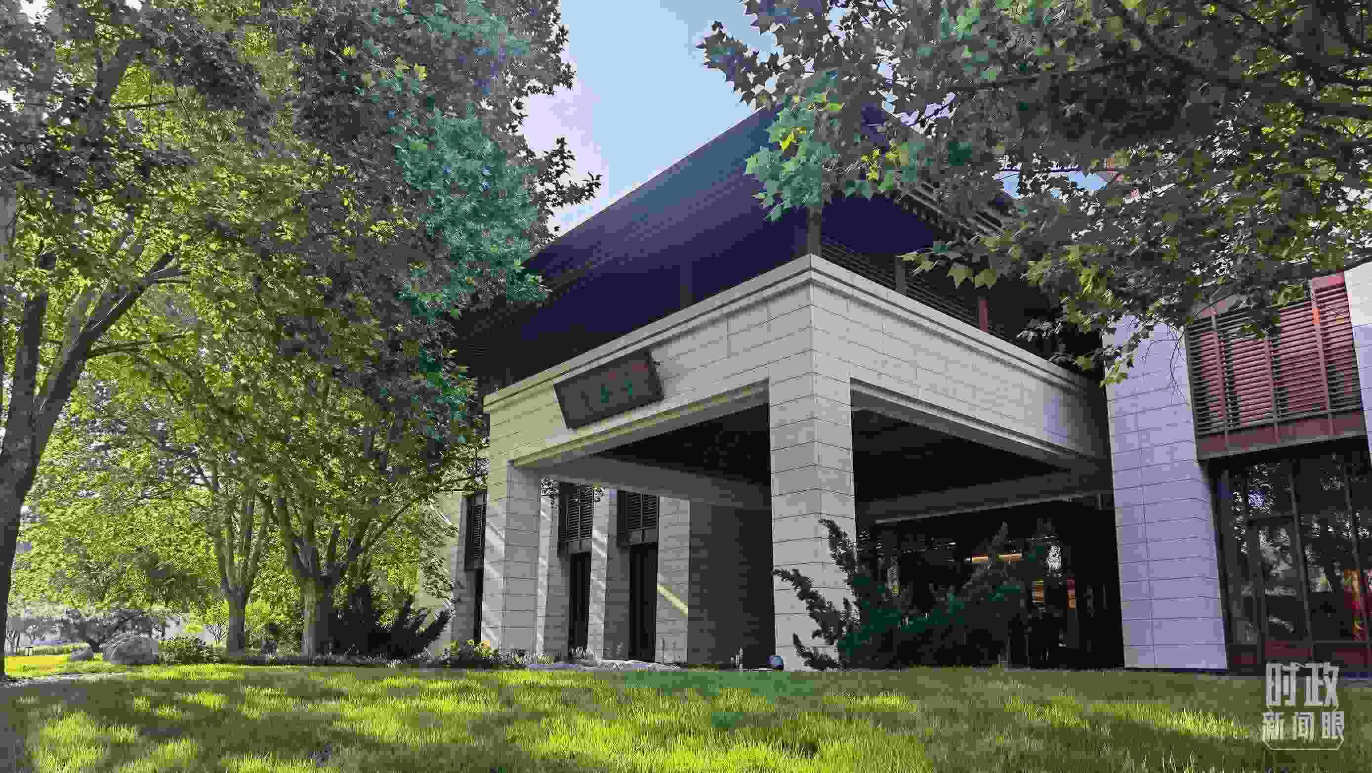 △釣魚臺(tái)芳華苑。（總臺(tái)央視記者石丞拍攝）