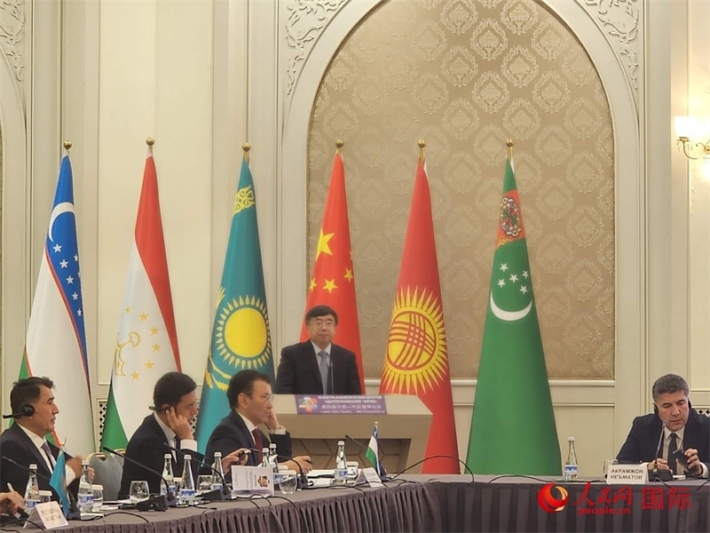 中國(guó)社會(huì)科學(xué)院俄羅斯東歐中亞研究所所長(zhǎng)孫壯志致辭。人民網(wǎng)記者 李強(qiáng)攝