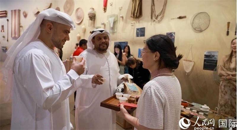 品茶交流。人民網(wǎng)記者 管克江攝