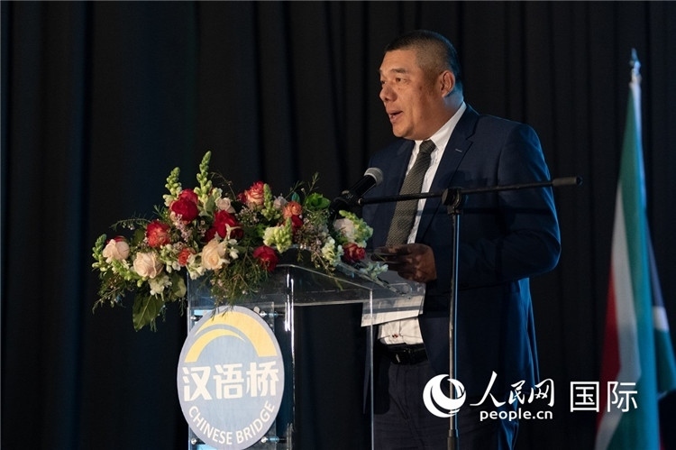 南中經(jīng)貿(mào)協(xié)會(huì)秘書長(zhǎng)韋冬澤做主旨發(fā)言。人民日?qǐng)?bào)非洲中心分社 希拉茲·莫林?jǐn)z