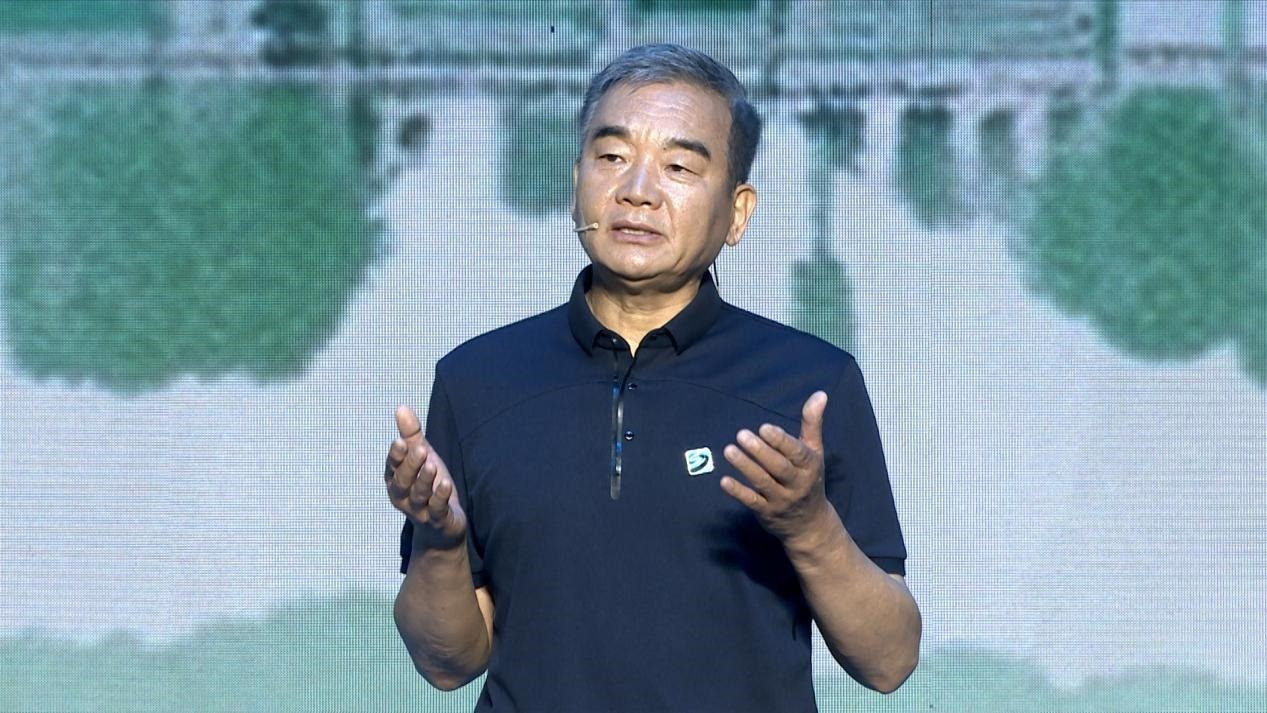 中國(guó)博物館協(xié)會(huì)理事長(zhǎng)劉曙光現(xiàn)場(chǎng)講述。