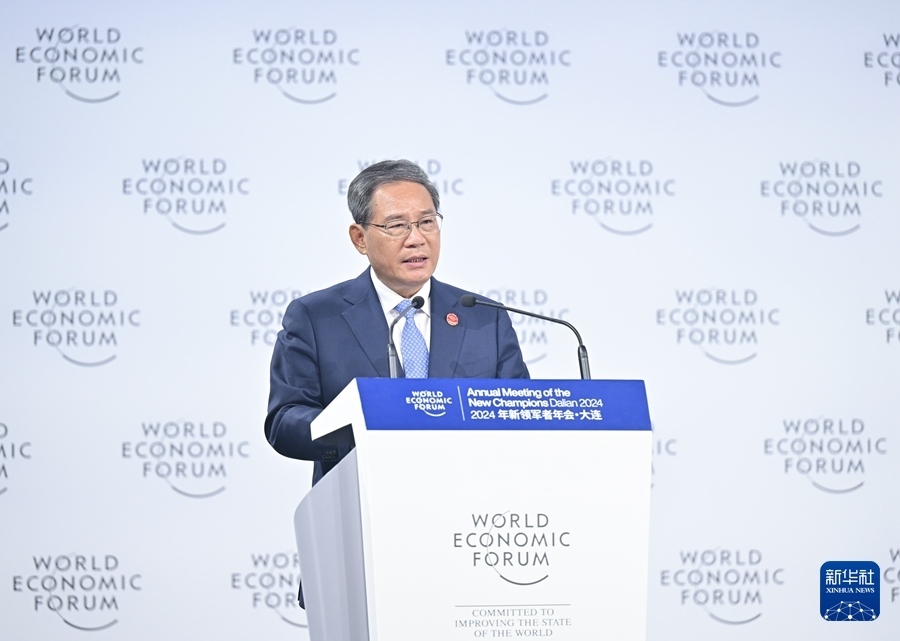 6月25日，國務(wù)院總理李強(qiáng)在大連出席2024年夏季達(dá)沃斯論壇開幕式并致辭。新華社記者 李響 攝