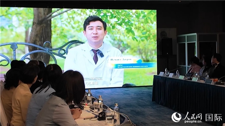 人民網(wǎng)《共贏》紀(jì)錄片發(fā)布儀式在阿斯塔納舉行。人民網(wǎng)記者盛楚宜 攝