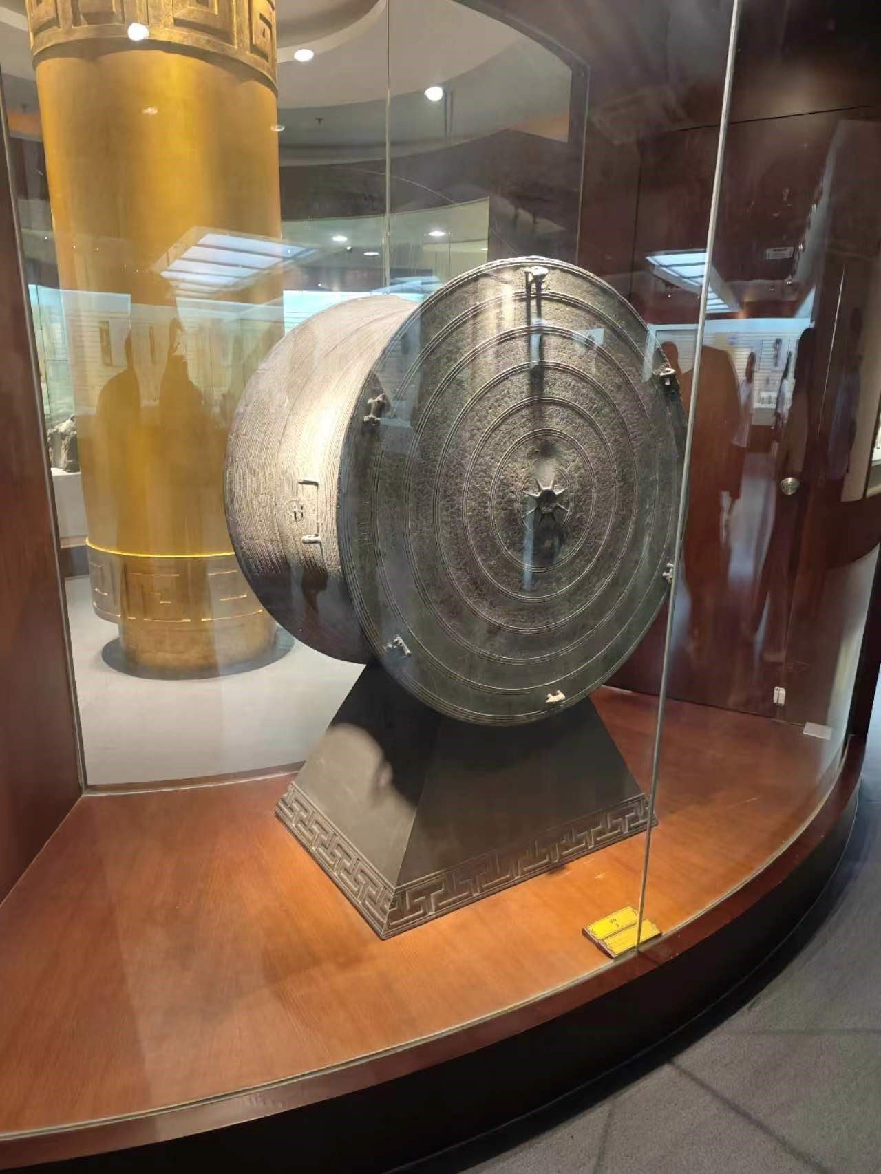 有西南元素的漢代銅鼓。人民網(wǎng)記者 黃鈺攝