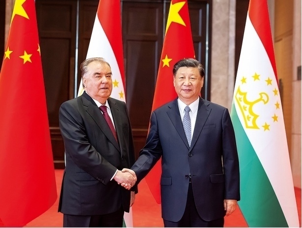2023年5月，國家主席習(xí)近平在西安同來華出席中國—中亞峰會并進(jìn)行國事訪問的塔吉克斯坦總統(tǒng)拉赫蒙會談。新華社記者 丁海濤 攝