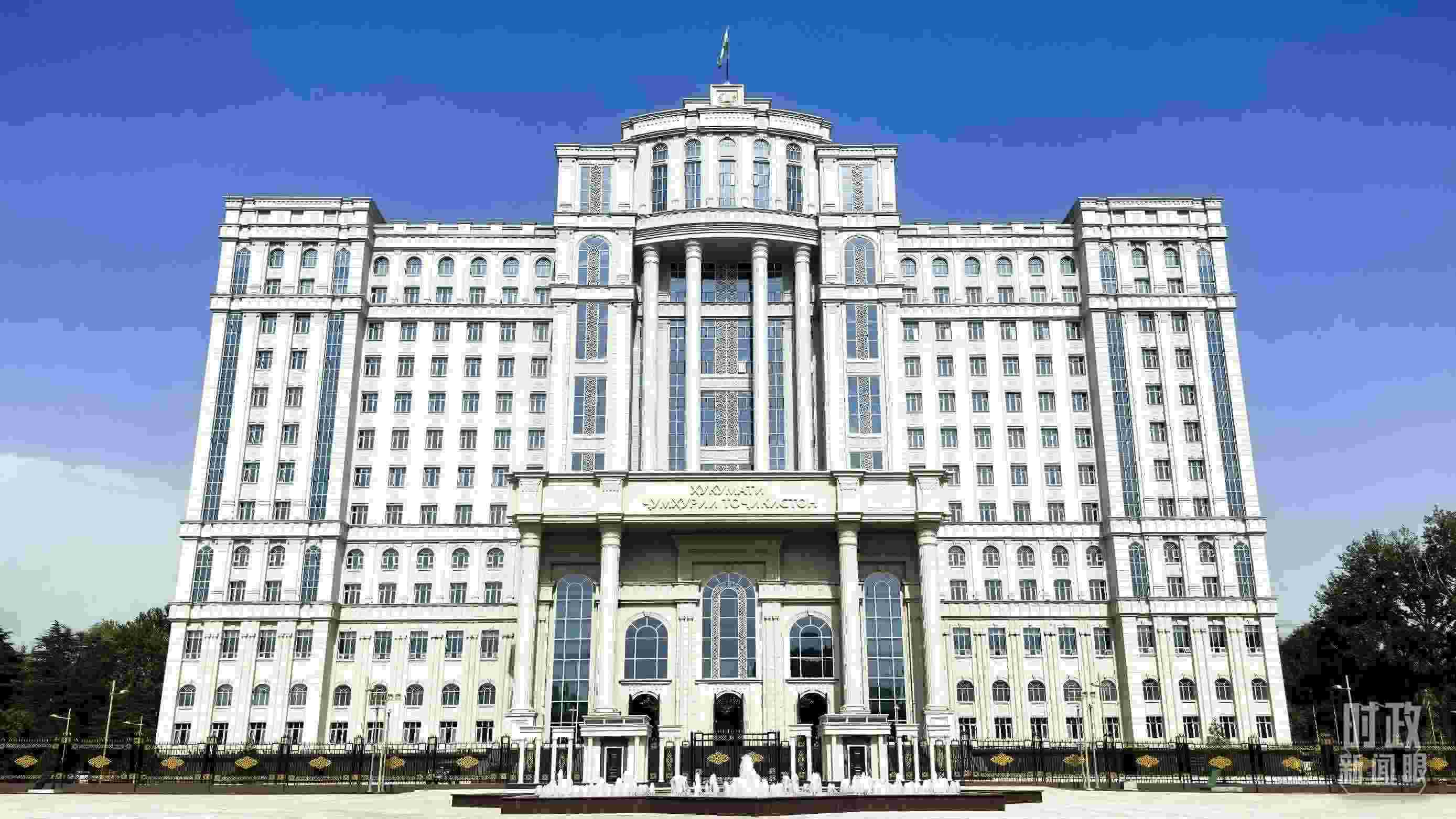 △中方援建塔政府大樓。（總臺(tái)央視記者鄂介甫拍攝）