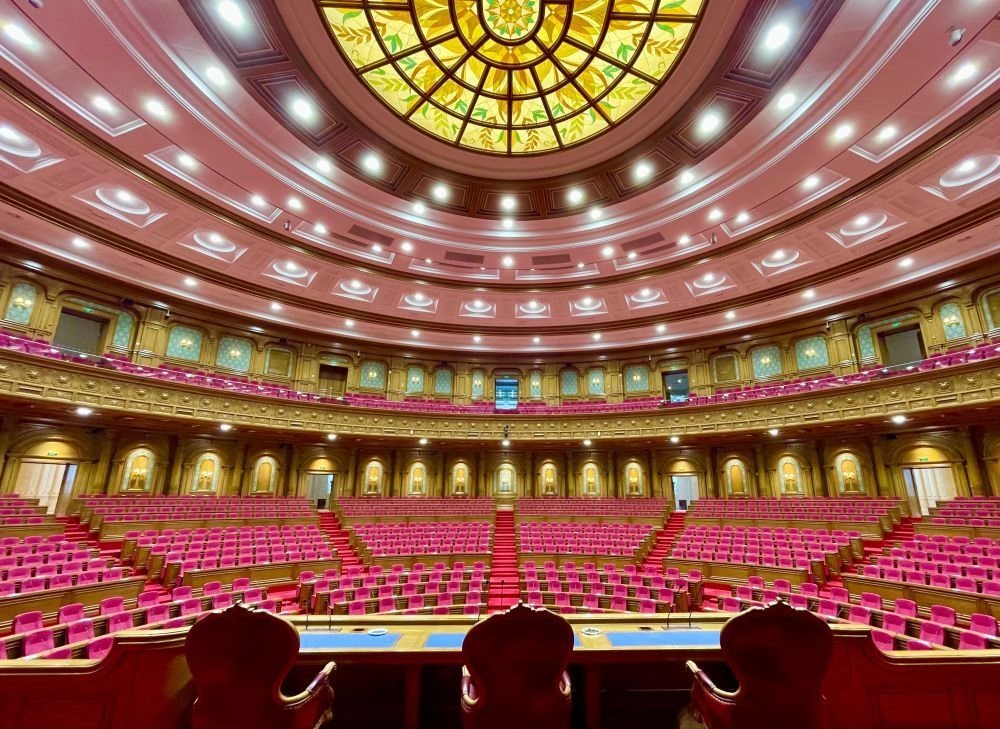 這是在杜尚別拍攝的塔吉克斯坦議會大樓內(nèi)景。