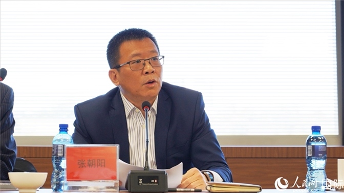 張朝陽代會(huì)長做協(xié)會(huì)上半年工作匯報(bào)。人民網(wǎng) 劉暢攝