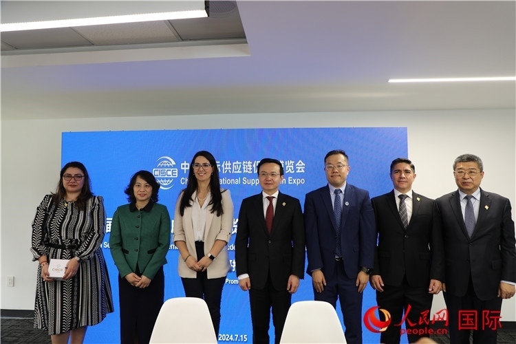 嘉賓合影。人民網(wǎng) 埃內(nèi)斯托·多明戈斯攝