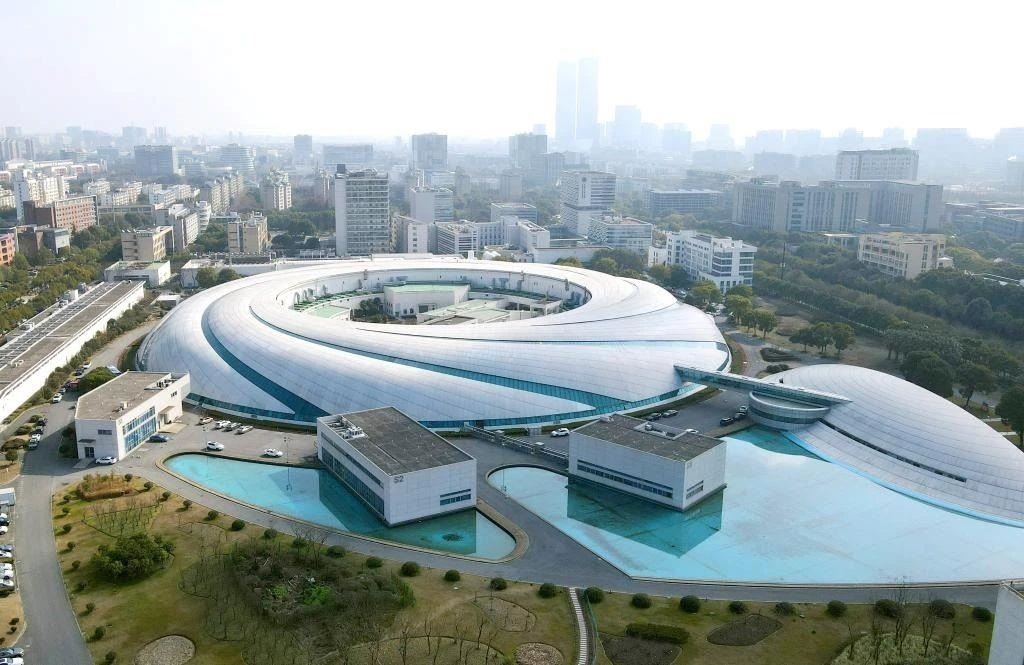 從一扇“門”、一座“城”、兩張“網(wǎng)”，看浦東新區(qū)改革常新