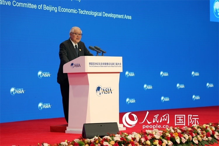 日本厚生勞動(dòng)大臣武見敬三在開幕式上致辭。人民網(wǎng)記者趙益普攝