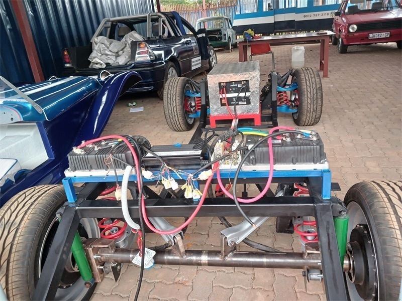 “老爺車”的跟上電動(dòng)潮流。索尚古夫技術(shù)高中供圖