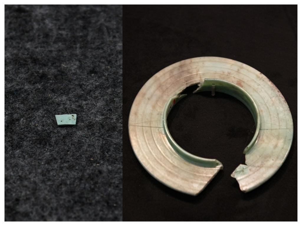 拼版照片：左圖為2024年7月10日拍攝的三星堆遺址出土的綠松石片（新華社記者王曦 攝），右圖為2024年7月21日在三星堆博物館文物保護(hù)與修復(fù)館拍攝的有領(lǐng)玉璧（新華社記者唐文豪 攝）。