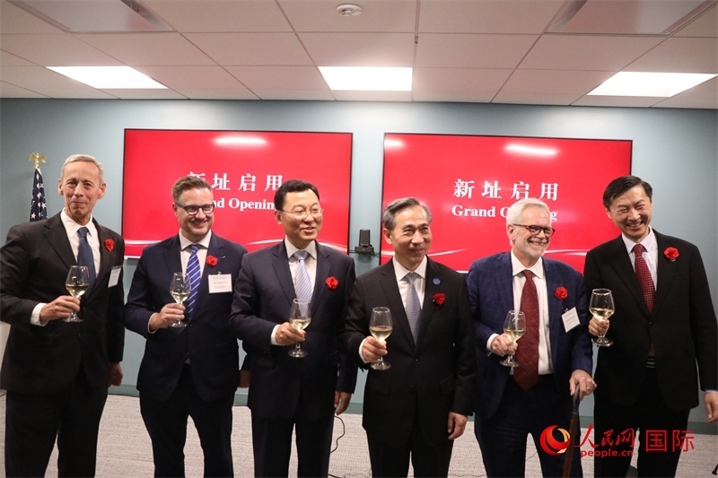 4、美中貿(mào)易全國委員會會長克雷格·艾倫、美國商會高級副會長傅瑞偉等美國工商界代表出席活動。 人民網(wǎng)記者 李志偉攝