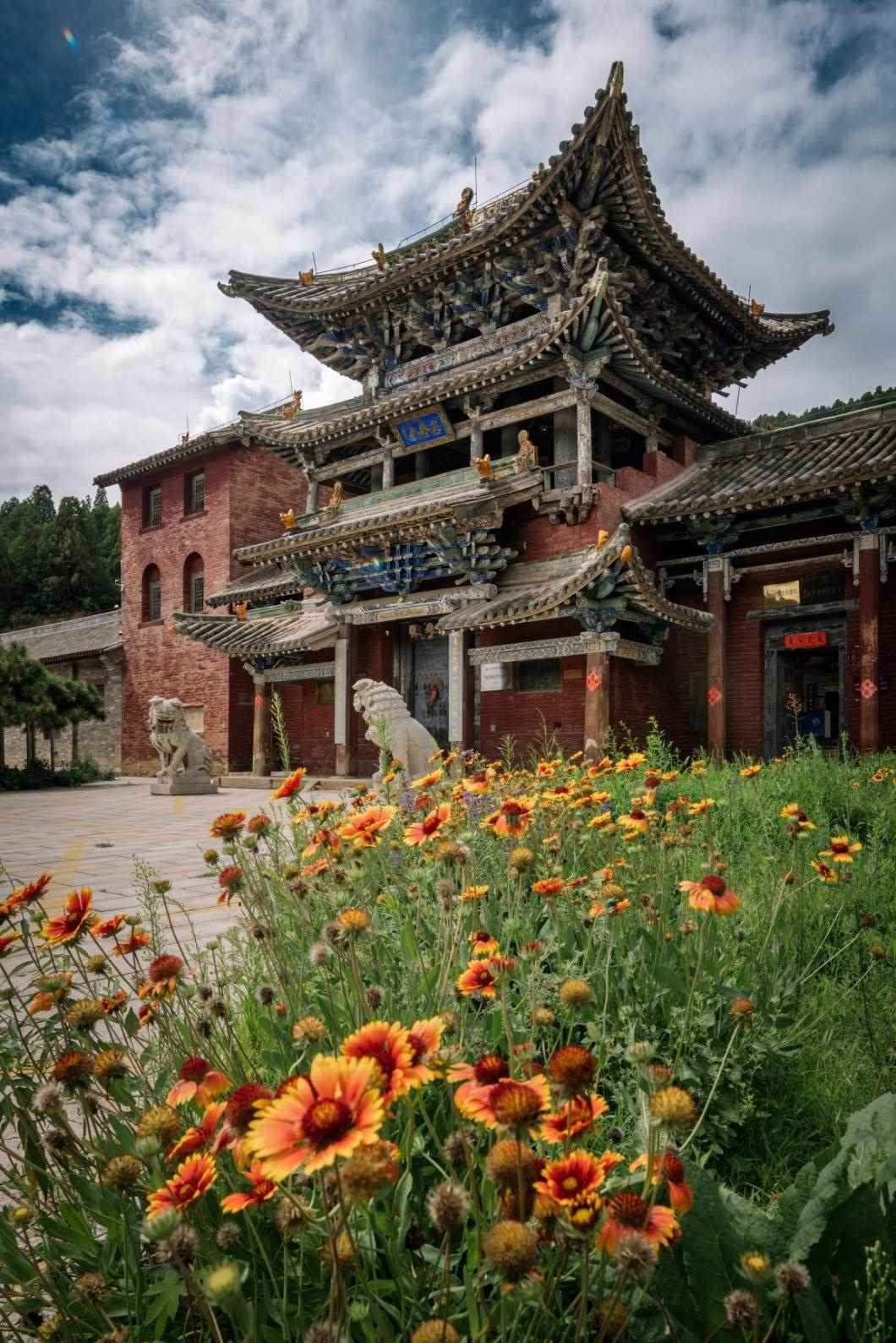 全國重點(diǎn)文物保護(hù)單位定林寺。蘇唐詩攝