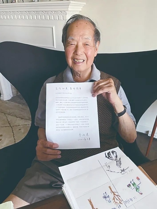 李政道先生曾面對鏡頭展示給中國高能物理事業(yè)的寄語。圖片來源：中國科學報