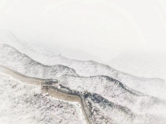 朱銳拍攝的長(zhǎng)城雪景。（受訪者供圖）