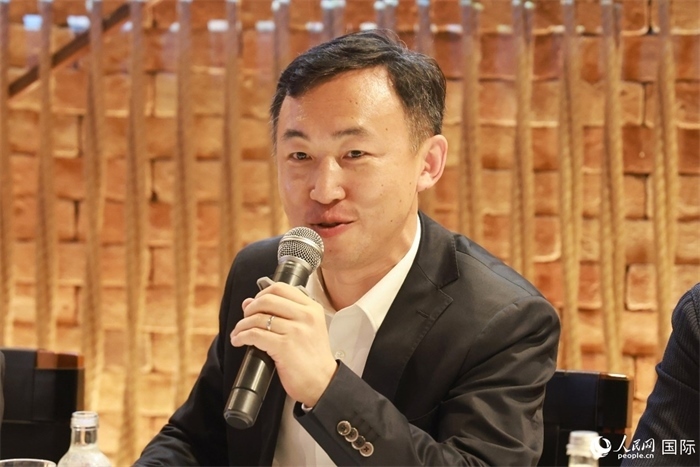 中國駐里約熱內(nèi)盧代總領(lǐng)事王海濤在座談會上致辭。人民網(wǎng)記者 陳海琪攝