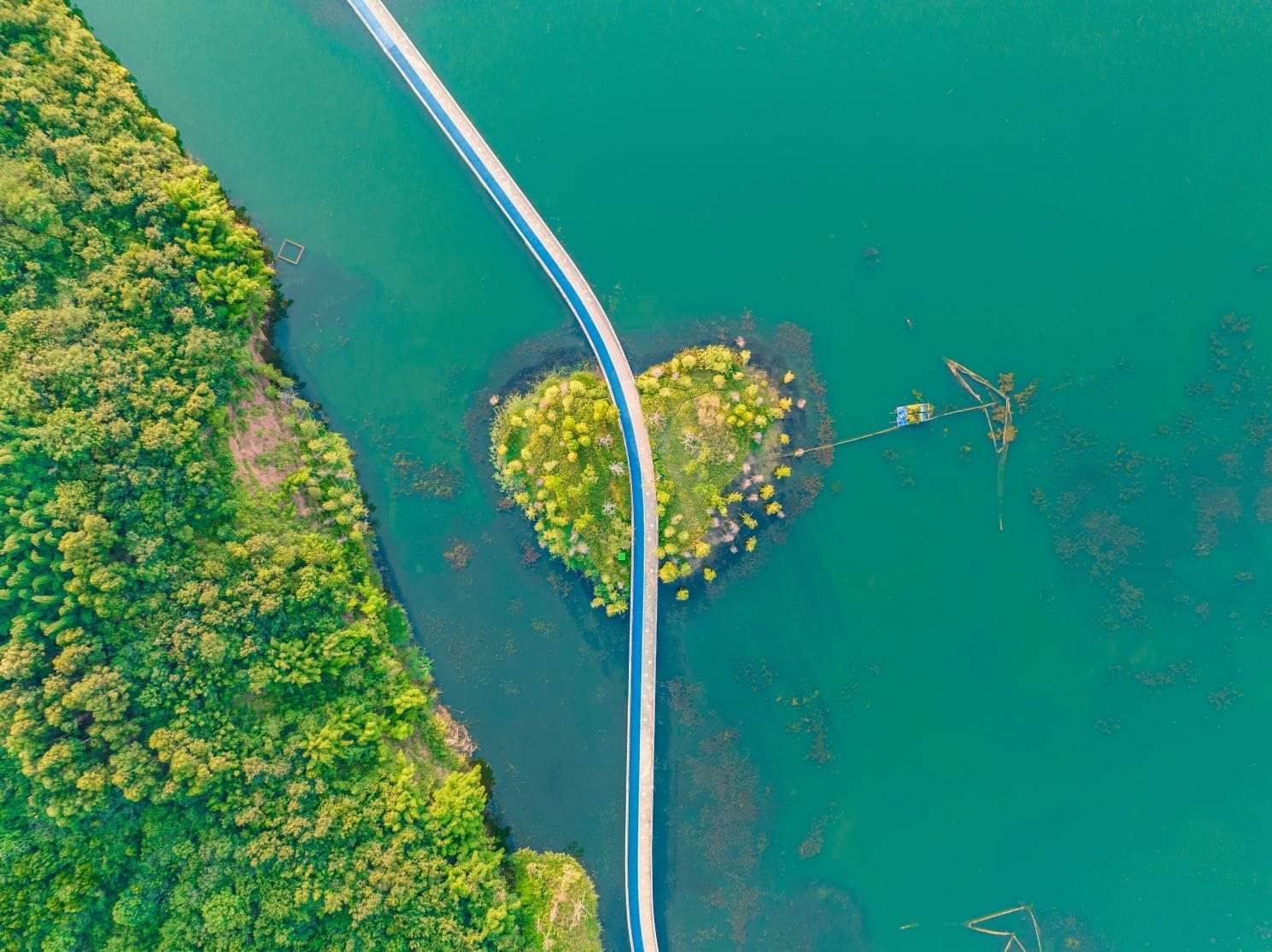 興隆湖棧道。四川天府新區(qū)融媒體中心供圖 攝影：馬驥）
