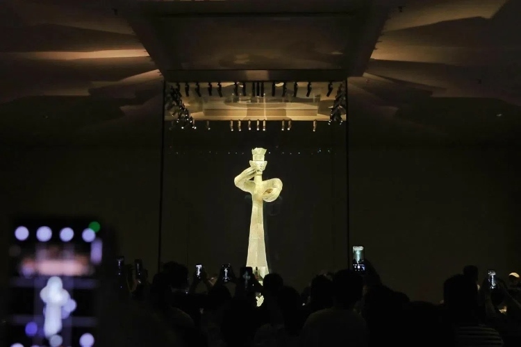 8月31日，亞洲媒體考察團(tuán)參訪三星堆博物館?！吨袊?jīng)濟(jì)周刊》記者肖翊攝