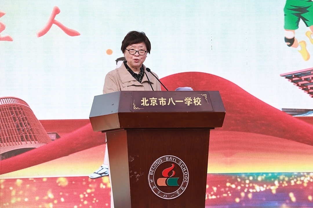 蘇東林院士講授開學(xué)第一課。校方供圖