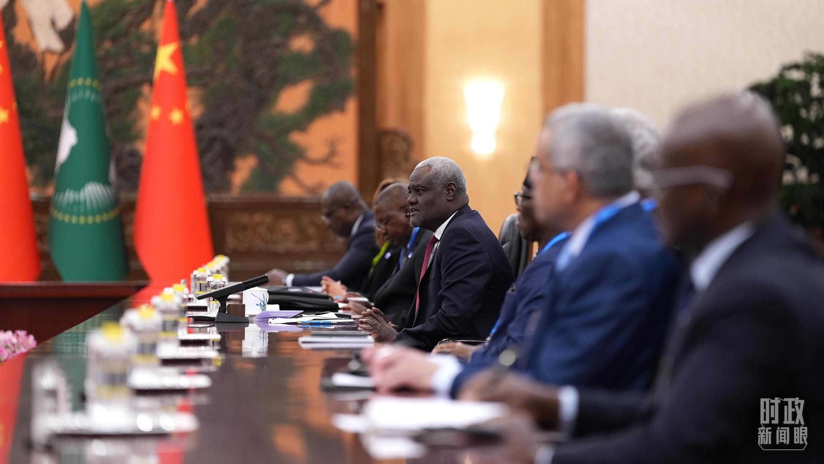  △正在參加會晤的非盟委員會主席。（總臺央視記者彭漢明拍攝）