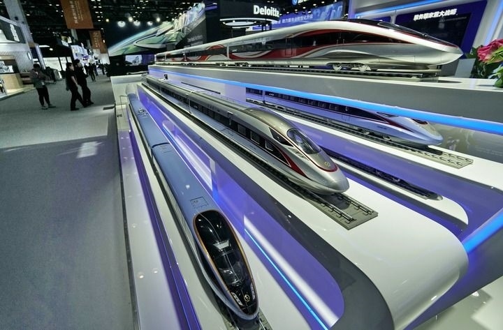 2024年9月11日拍攝的國家會議中心會場內(nèi)的展臺。新華社記者 李欣 攝