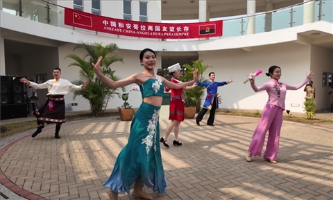 舞蹈《美麗中國》。內(nèi)圖大學(xué)孔子學(xué)院供圖