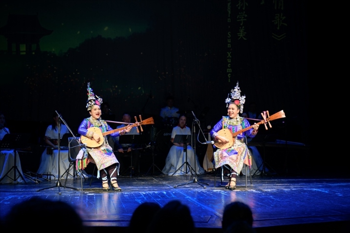 歌曲《月下情歌》。傅永山 攝